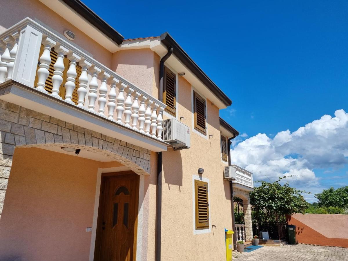 Juli No3 & No4 Apartment Mugeba ภายนอก รูปภาพ
